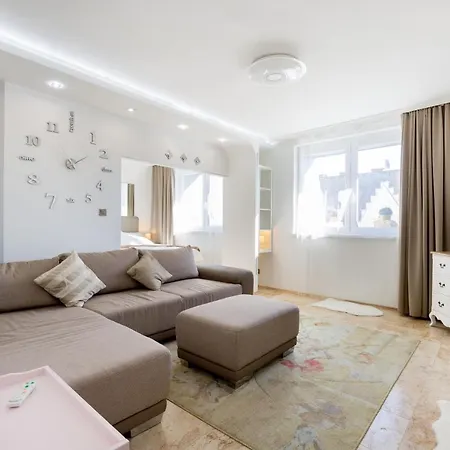 The Liberty Square Rooftop Apartment