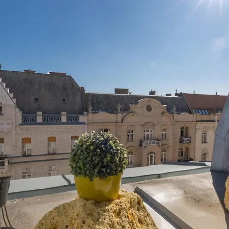 The Liberty Square Rooftop Apartment